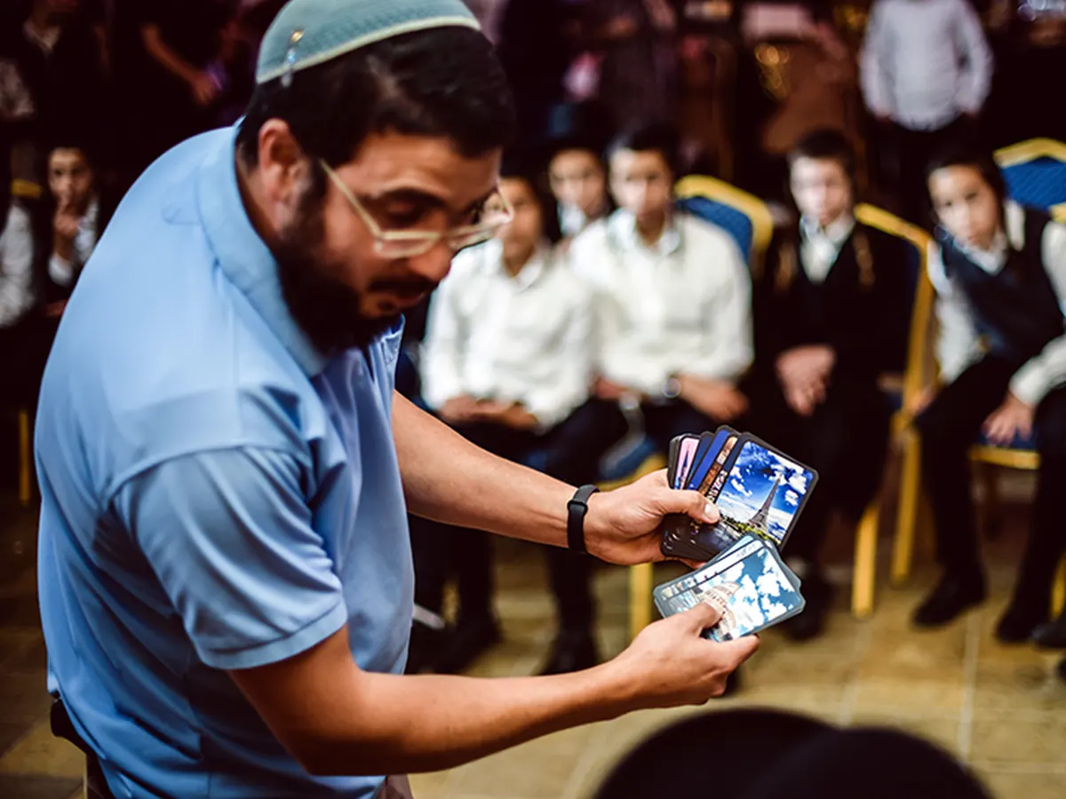 הרצל ניקר — אמן חושים לאירועים